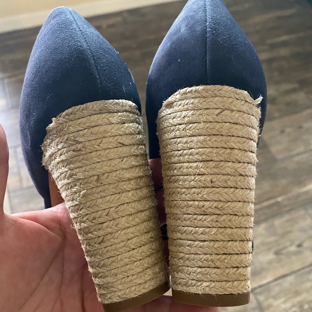Vince Suede Navy Heels - Picture 8 of 13